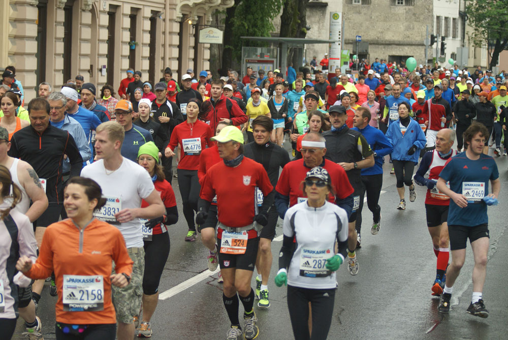 Start des 11. Salzburg-Marathon - mit dabei 22 Starter des SCUG