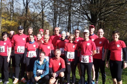Team-Foto Teilnehmer SCUG-Lauftreff beim 40. Teufelsberglauf am 09. November 2014