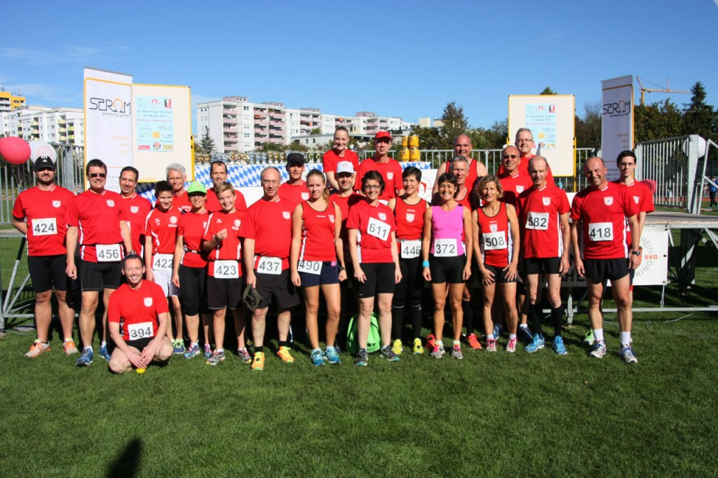 Teampräsentation des SCUG-Lauftreff vor dem Podest beim 19. Germeringer Stadlauf am 19. Oktober 2014