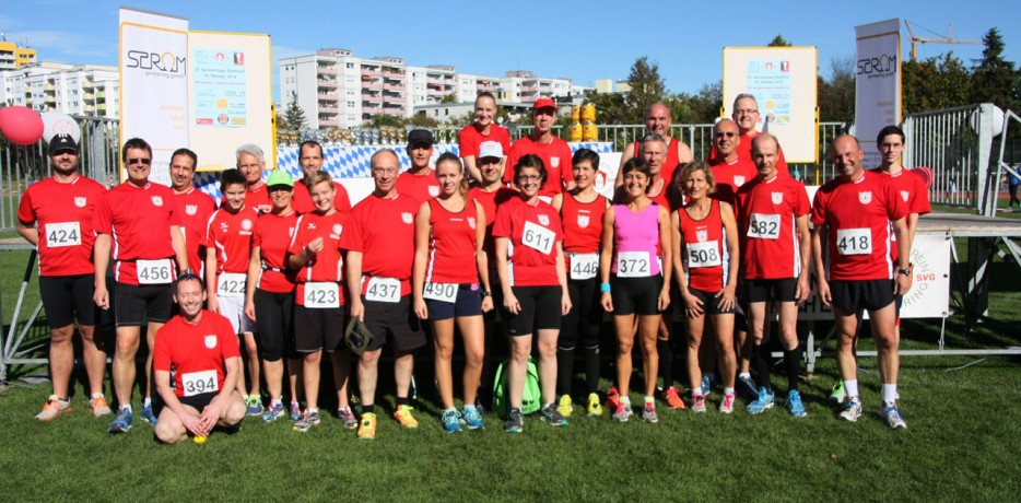 Teampräsentation des SCUG-Lauftreff vor dem Podest beim 19. Germeringer Stadlauf am 19. Oktober 2014